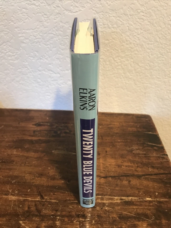 Twenty Blue Devils by Aaron Elkins *SIGNED* 1st Ed/Pr HC/DJ 1997 Gideon Oliver Foto 4 de 4