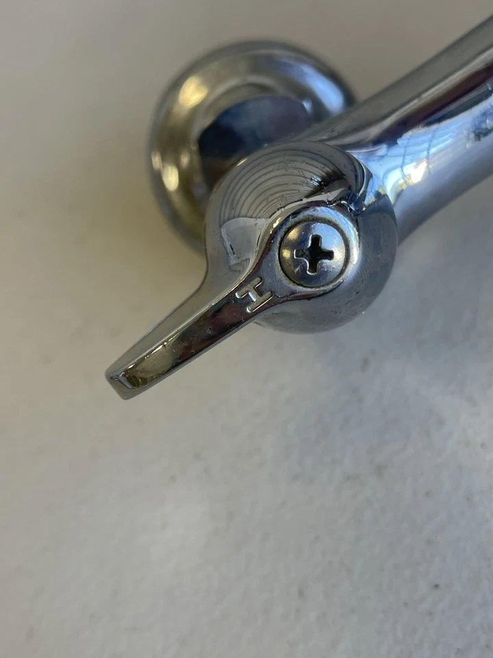 古董水龙头 Mel-O-Flo 厨房水槽 芝加哥老式混合龙头 维多利亚 8 英寸 — 第 2/4 张图片