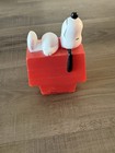 United Feature Syndicate Snoopy Red Doghouse Plastic Coin Bank ©1958/1966 — photo 2