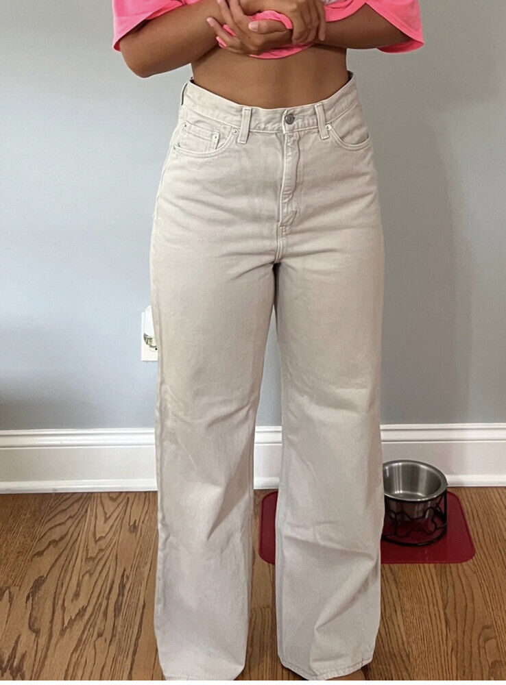 NWOT Levi's High Loose Beige Jeans Full Length High Waisted NWOT Levi's High Loose Beige Jeans Full Length High Waisted
