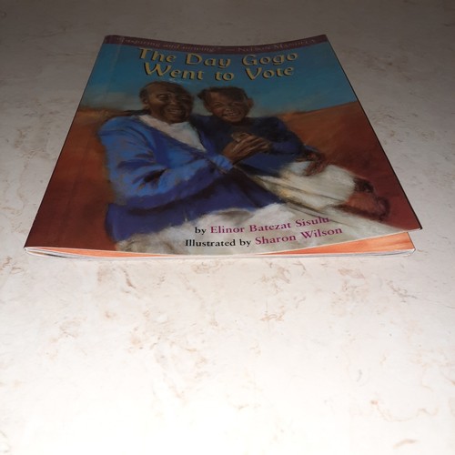 The Day Gogo Went To Vote Recorded Book & Audiocassette - Foto 12 di 17