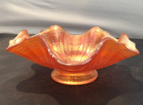 Antique 1908 Fenton Art Glass Bowl STIPPLED RAYS Carnival Golden Scalloped Edge - Picture 3 of 3