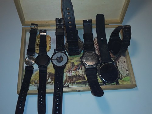 Watch Lot in cigar box With All Rubber Bands different Cases and style watches - Picture 10 of 11
