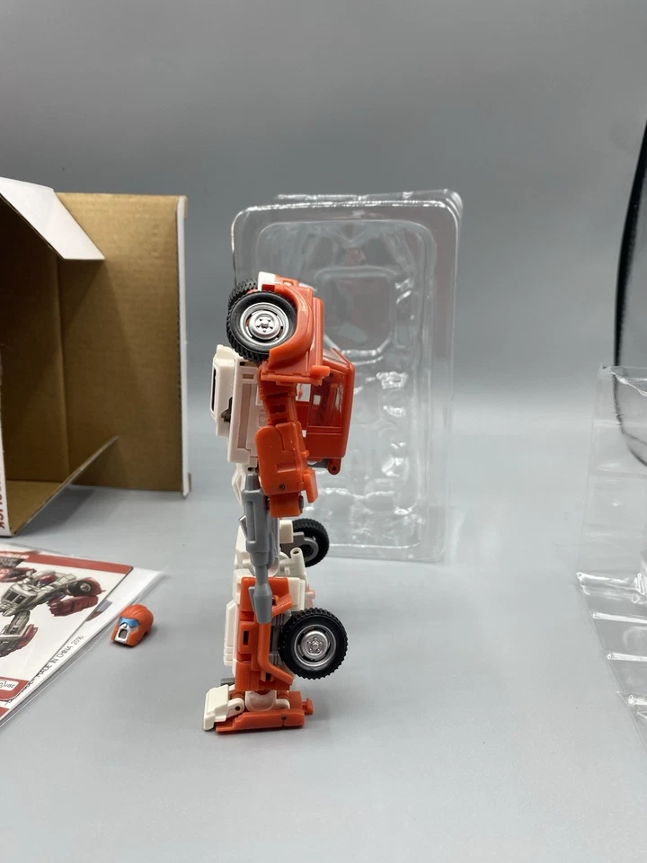 Boneco de ação Transformers Badcube metalúrgico liso - Imagem 2 de 4