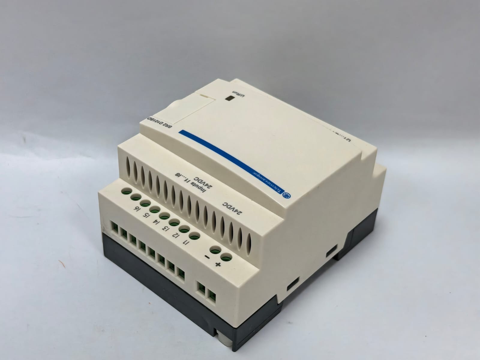 Telemecanique SR2 D101BD TELEMECANIQUE SR2 D101BD BASIC SMART RELAY SR2 10
