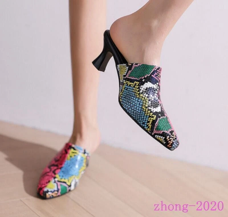Zapatillas de mujer de cuero sintético con patrón de serpiente tacón medio retazos fiesta informal deslizable Foto 4 de 4