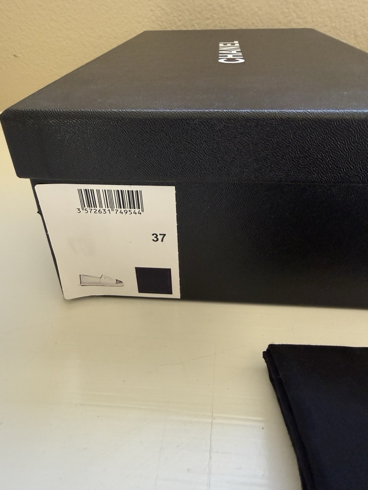 Auth Chanel Interlocking CC Logo Black Lambskin E… - image 11