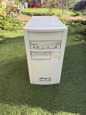 Computer retrò vintage Pentium 4 per ricambi