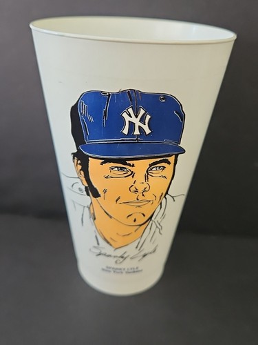 SPARKY LYLE NEW YORK YANKEES 7-ELEVEN 1972 SLURPEE 🥤 CUP 7-11 CLEAN NO CRACKS - Picture 1 of 5