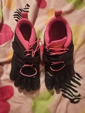 New Women's Vibram FiveFingers V-Train 2.0 Shoes Size 6-6.5 Black/Pink 20W7703