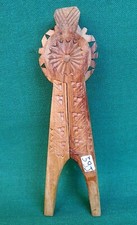 VECCHIO SCHIACCIANOCI SPACCANOCI ARTIGIANALE IN LEGNO INTAGLIATO VINTAGE. N° 59J