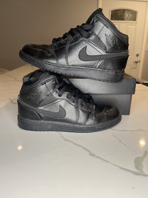 Air Jordan 1 Retro Mid GS  display picture 2