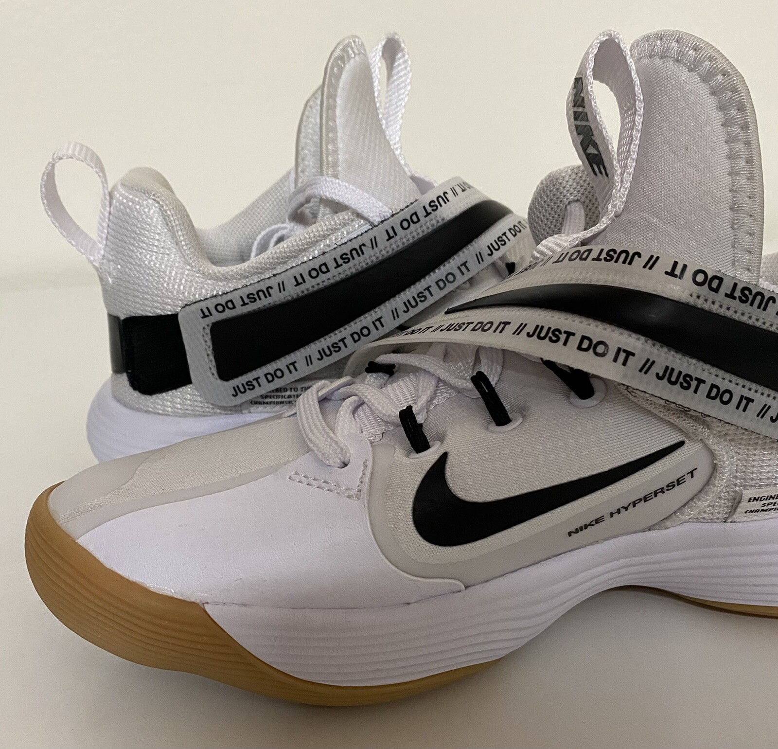 Nike React HyperSet White Black Gum Women's Sz 8.5 Volleyball Shoes