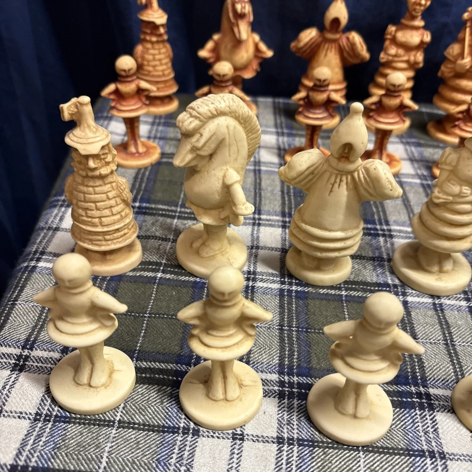 Through The Looking Glass Alice In Wonderland Chess Pieces Vintage Q3 - Image 2 of 4