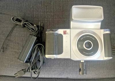 Sony DKC-C200X Digital Camera - Free shipping Tested Working LCD Screen Issues