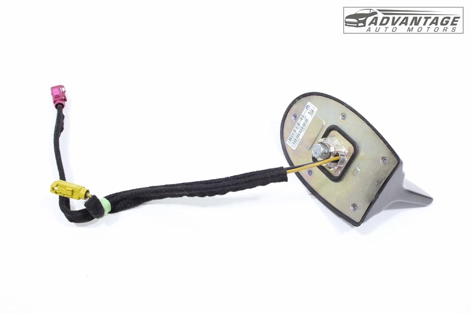 2017-23 DODGE CHALLENGER REAR ROOF EXTERIOR SHARK FIN ANTENNA MODULE & COVER OEM - Image 4 of 4