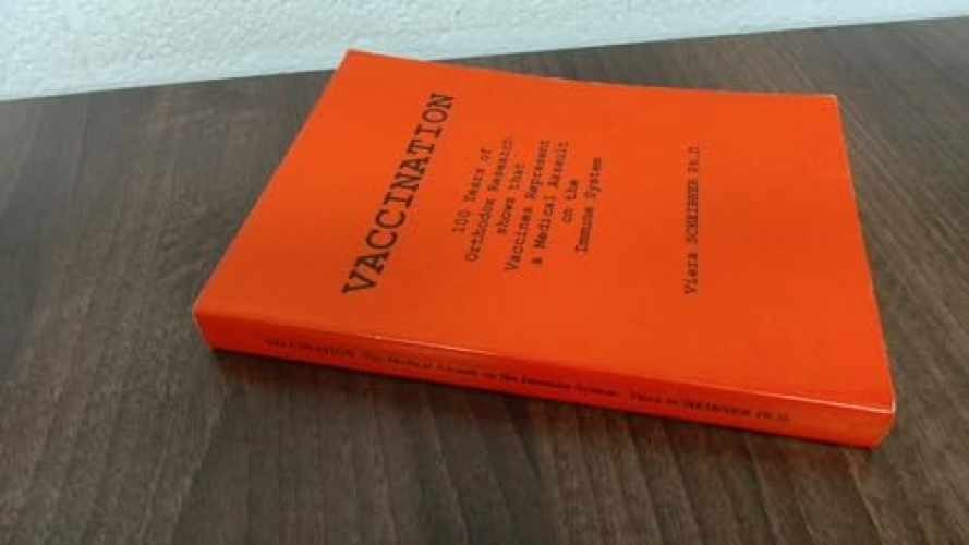 100 Years of Orthodox Vaccination by Viera Scheibner - Paperback