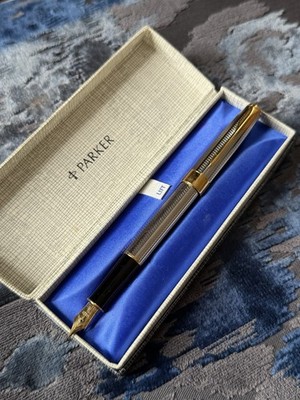 Vintage Parker Sonett versilberter Füllfederhalter, mittlere 18k Goldfeder mit Box