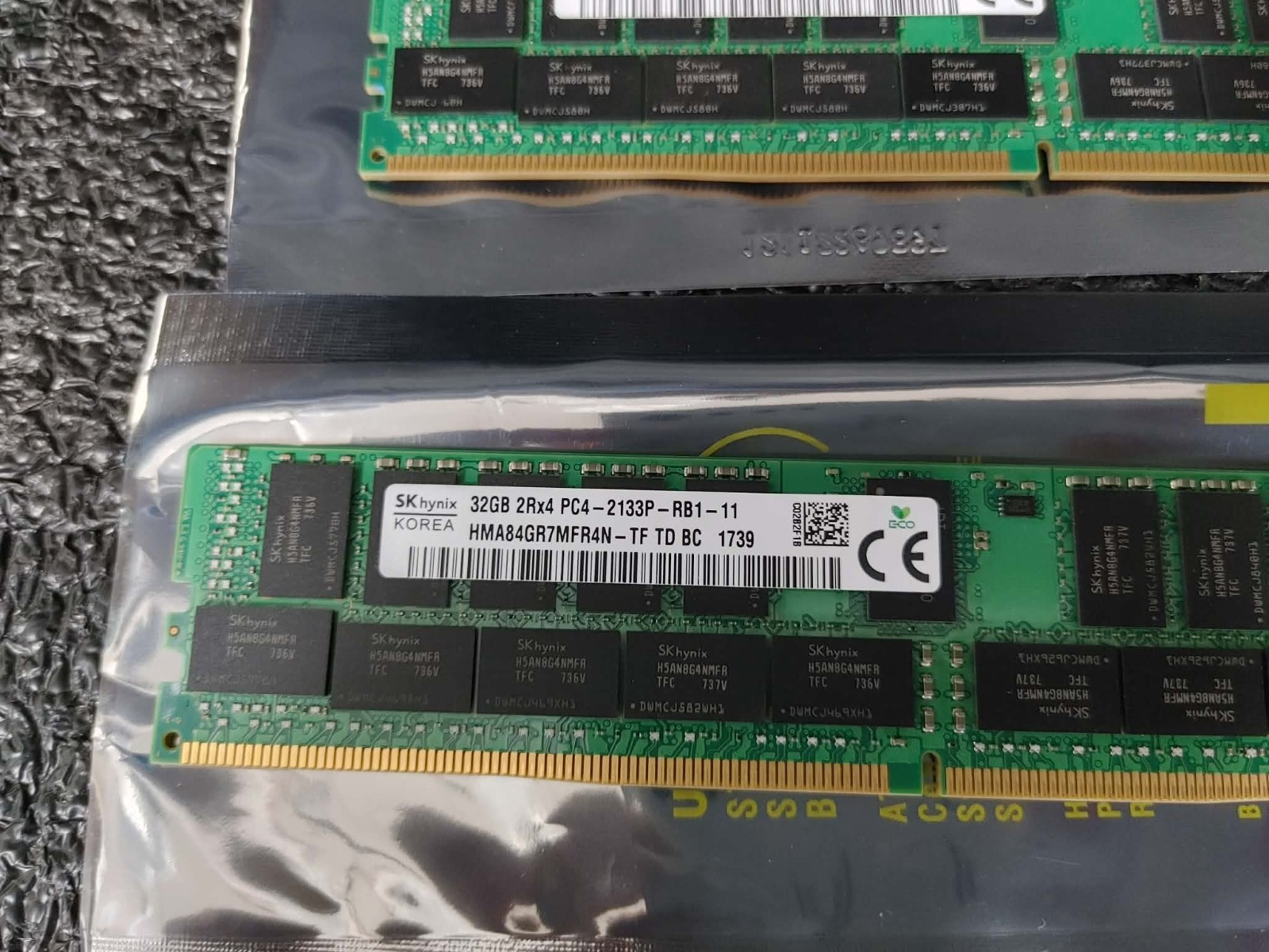 как выглядит Lot 4 SKhynix 32GB 2Rx4 PC4-17000 DDR4-2133 Registered ECC Server RAM Memory фото