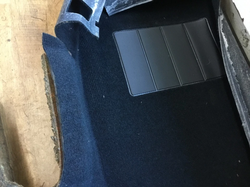 Genuino Peugeot 505 berlina estado mk1 1979-1985 alfombra delantera azul derecha rhd Foto 2 de 4