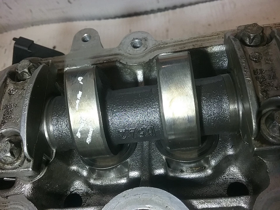 2003-2006 保时捷 Cayenne 右侧气缸盖 306-5236R 4.5L 升 8 圆筒式真空吸尘器 — 第 4/4 张图片