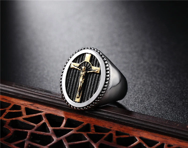 Anillo de sello de cruz de acero inoxidable estilo retro martillado Santa Cruz cristiana para hombre Foto 4 de 4