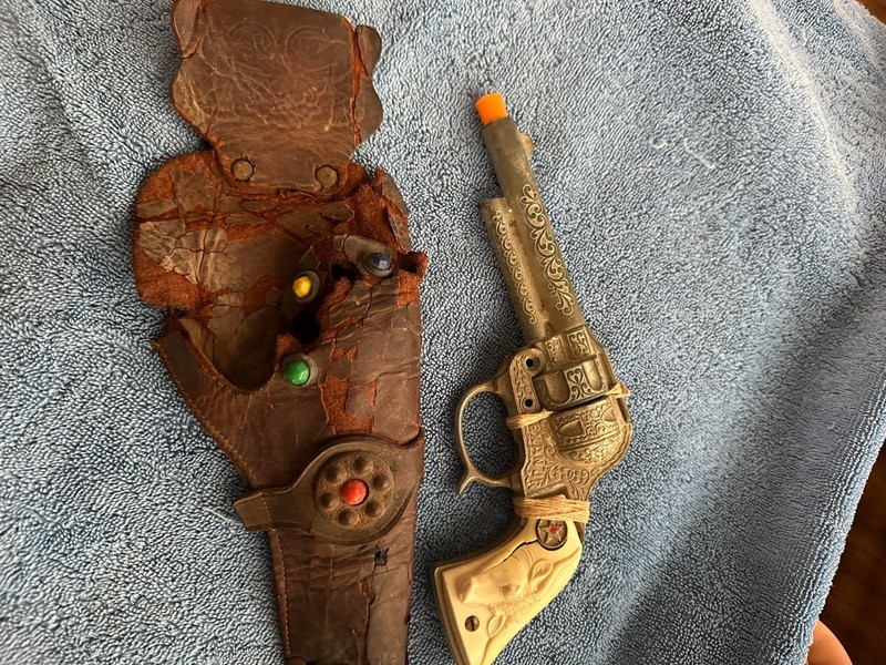 Vintage 1950's Texan Cap Gun and Holster Toy- good for parts