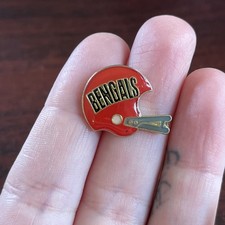 Vintage Cincinnati Bengals Helmet NFL Football Lapel Hat Pin