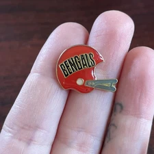 Vintage Cincinnati Bengals Helmet NFL Football Lapel Hat Pin