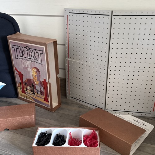 Twixt Ingenious Strategy for Two 3M Bookshelf Board Game 1962 Vintage Preowned - Picture 11 of 14