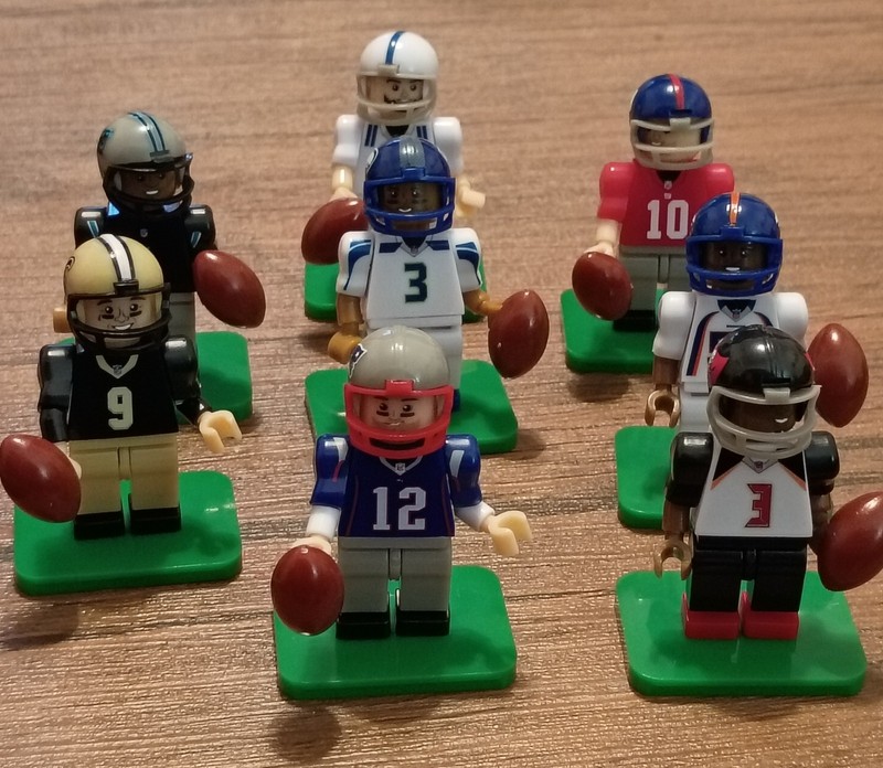 NFL Mini Figure Building Blocks Mini Fig w/ Stand/Football-Brady & More-Total 8!