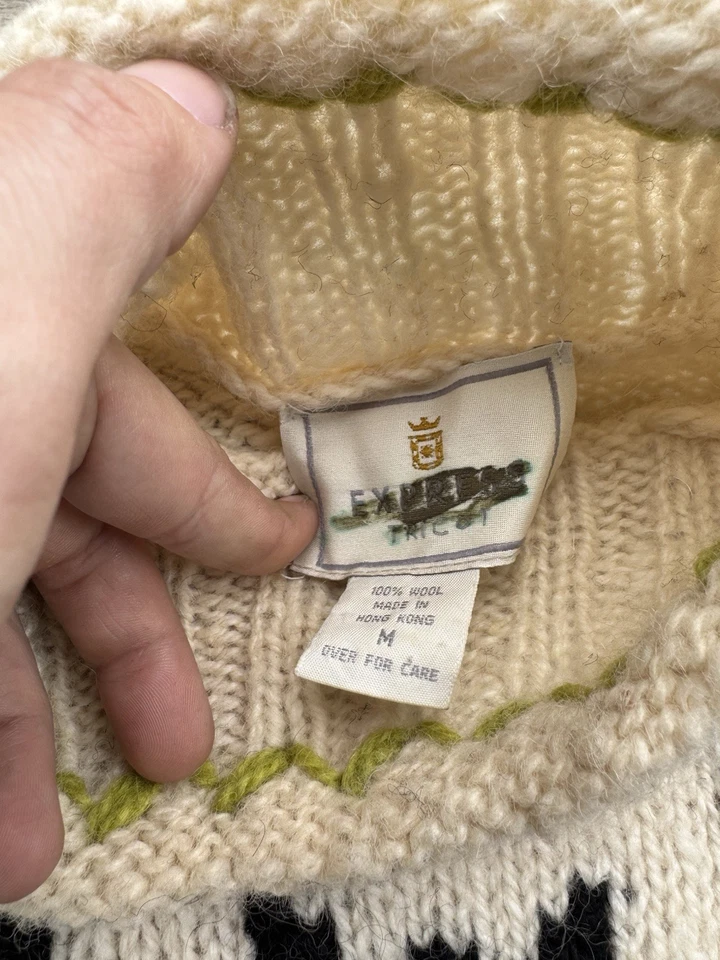 Vintage Express 100% Wool Snow Flake Turtle Neck, Made In Hong Kong Size Medium - Image 4 of 4