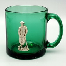Pewter Golfer on Emerald Green Glass Mug. Made in USA. 1-1/2 cups. EUC -Giftable