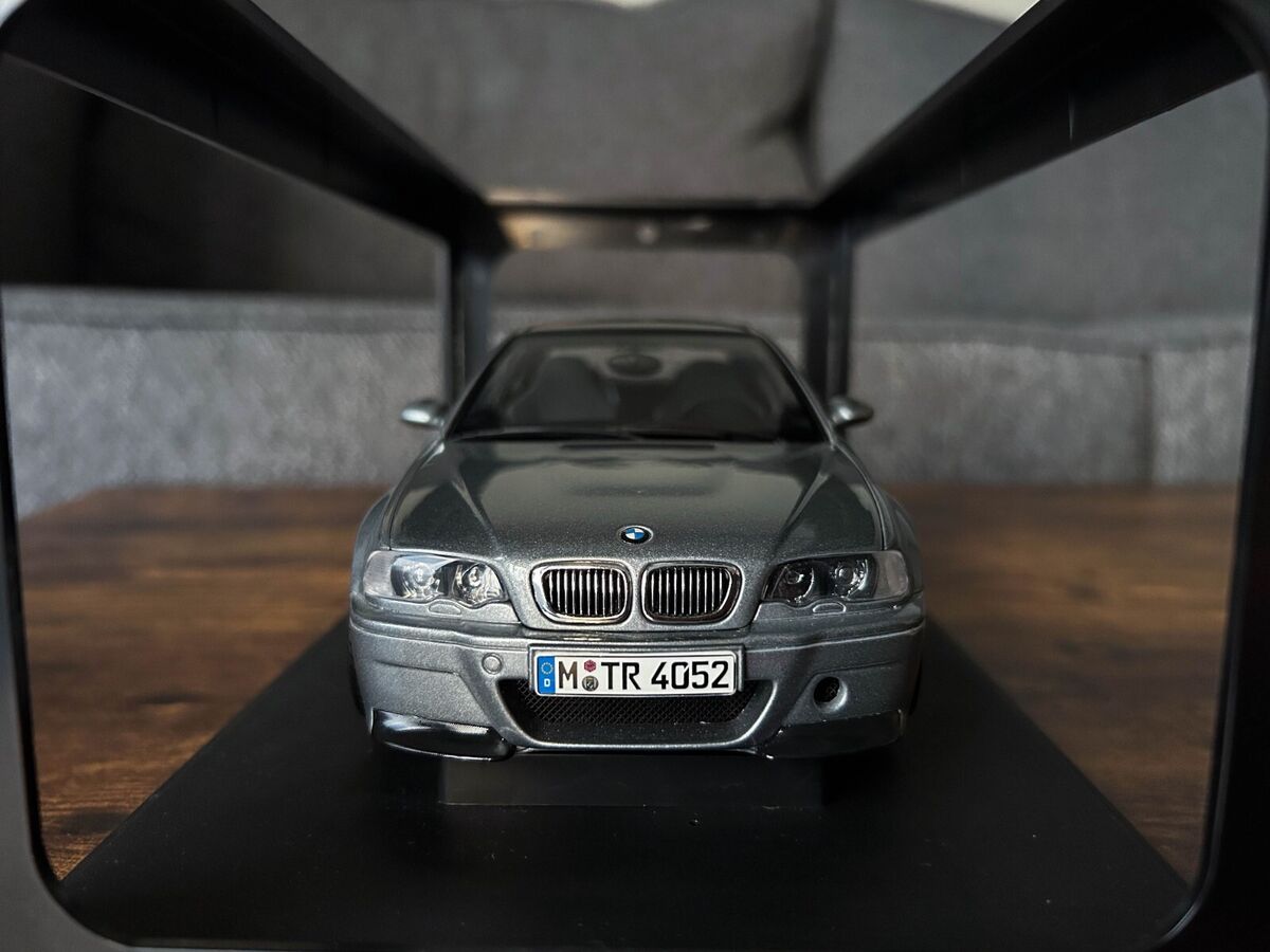 1/18 AUTOart BMW M3 CSL E46 STEEL GREY METALLIC #70661 HARD 1/18 AUTOart BMW M3 CSL E46 STEEL GREY METALLIC #70661 HARD