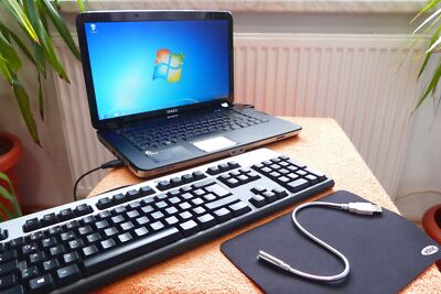 DELL Vostro 1015 l Mit Makel Tastatur Problem l 15 Zoll HD l SSD NEU l Windows 7