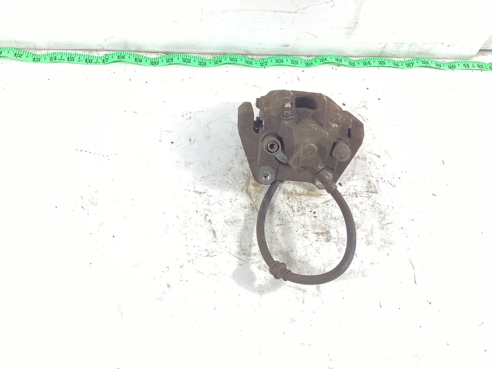 Pinza de freno trasera derecha BMW X3 E83 2007-2008 con manguera de tubo OEM. Foto 3 de 4