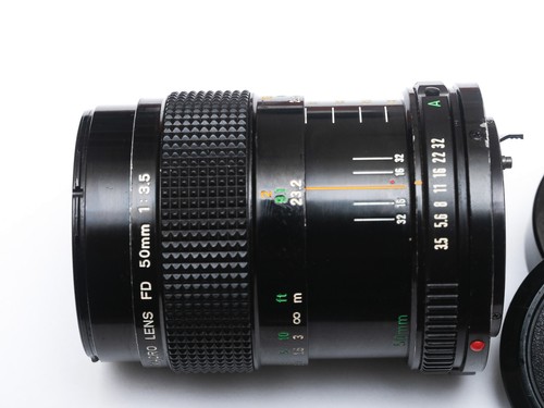 Nice Canon nFD 50mm f/3.5 macro lens MIRORLESS ADAPTABLE w/caps Sony A7 Fuji - Picture 3 of 5
