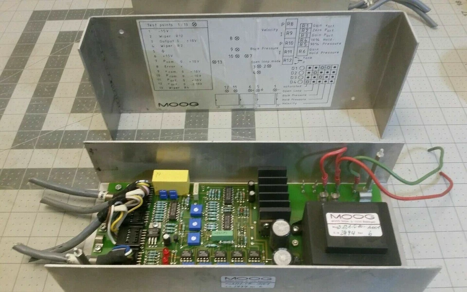 Moog D121-010-A001 Controller Servo Valve *IN*STOCK*USA* READY TO SHIP  - Image 2 of 4