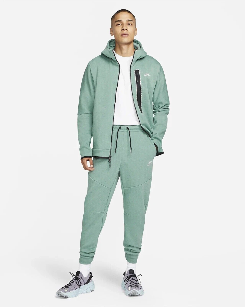 Nike Sportswear Tech Fleece Mens Size S Tapered Joggers Mica Green DR9162 361