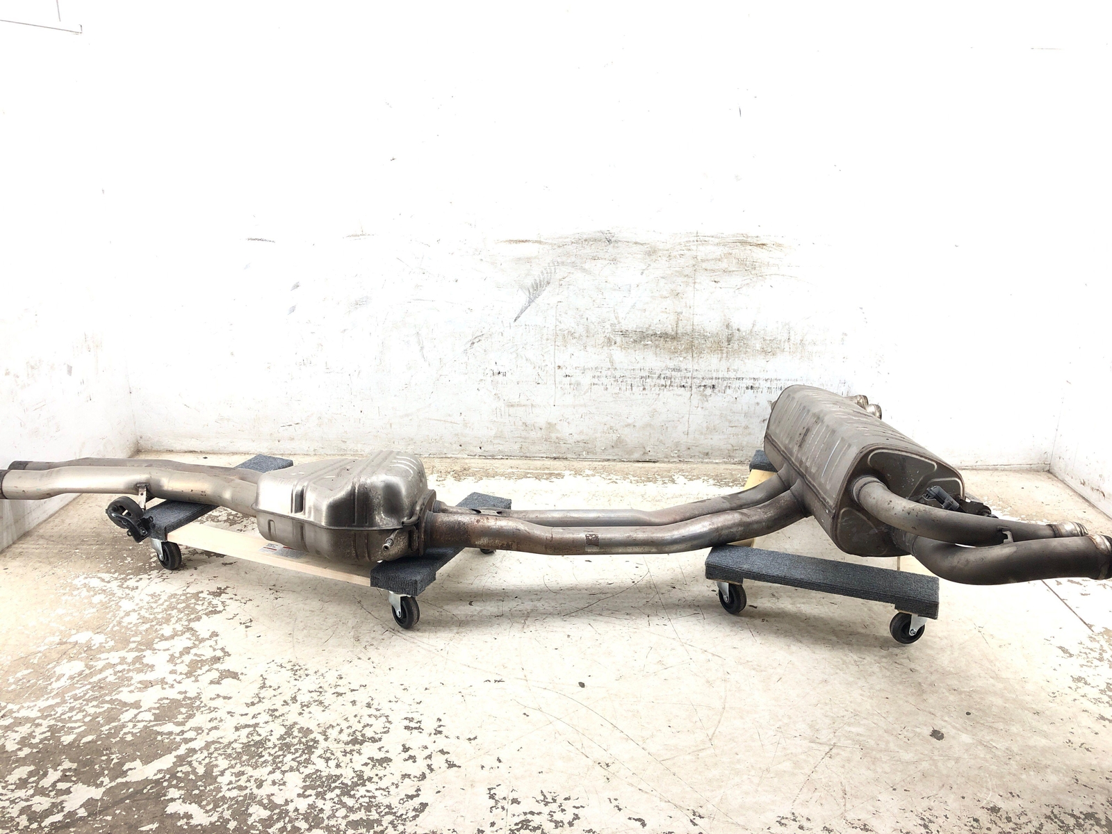 2016-2020 BENTLEY BENTAYGA 6.0L W12 REAR EXHAUST MUFFLER END TAIL PIPE W/O TIPS