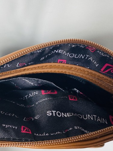 Stone Mountain Black And Tan Bonded Leather Satchel Crossbody With Wallet 10x9x2 - Picture 8 of 11
