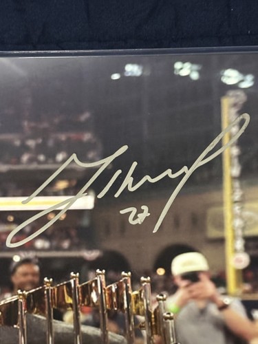 Jose Altuve Astros Signed 2022 World Series 16x20 Photo Beckett Authentic - Picture 3 of 3