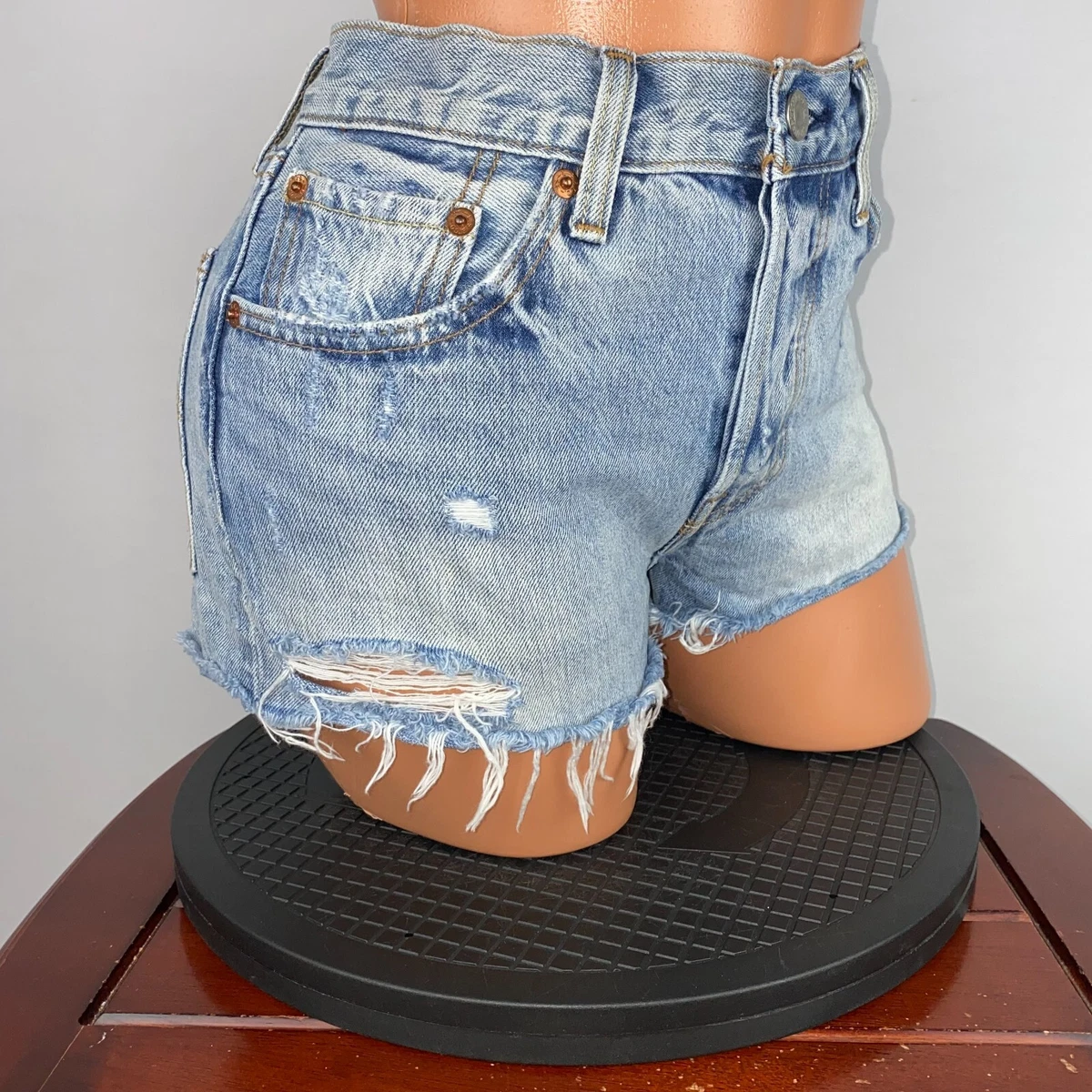 Levi s 501 W 27 Distressed Denim Cutoff Button Fly Shorts Act W 29.5 x I 1 3 4