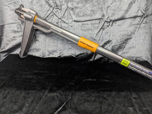 BROKEN HANDLE - Fiskars 4-Claw Stand Up Weeder Gardening Hand Weeding Tool 39"