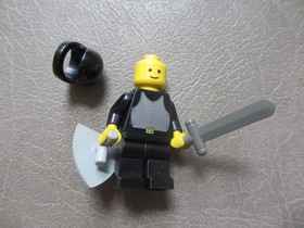 LEGO Castle Minifigure BLACK KNIGHT Knight's Stronghold 6059 Incomplete w/Shield