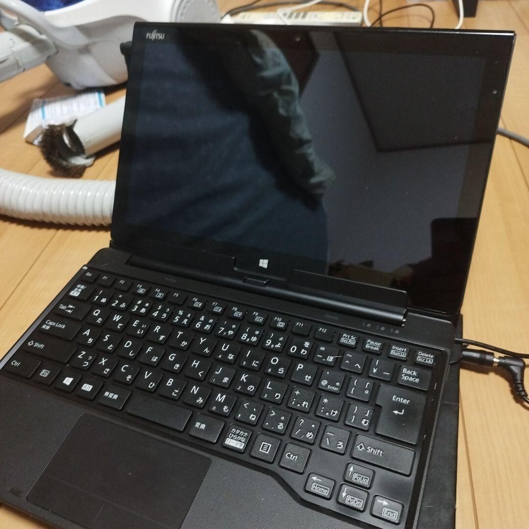富士通 - ARROWS Q704 Core i5-4300U/SSD/4G/Office 富士通 中古タブレット Windows10 防水 フルHD ARROWS Tab Q704