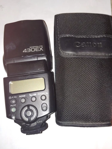 Used Canon Speedlite 430EX Shoe Mount FLASH EOS DIGITAL Camera with Case