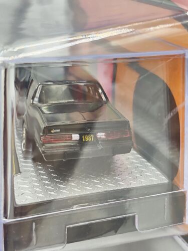 M2 Buick Grand National Custom 1987 31500 MJS70 1/64 - Picture 3 of 3