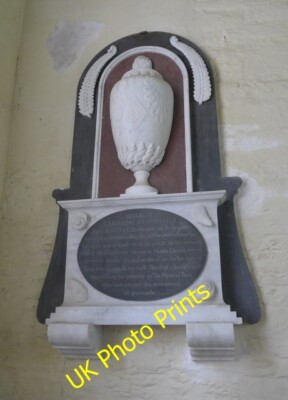 Foto 6x4 Inside St James, Arlington (11) Arlington\/SS6140 Another memor c2015