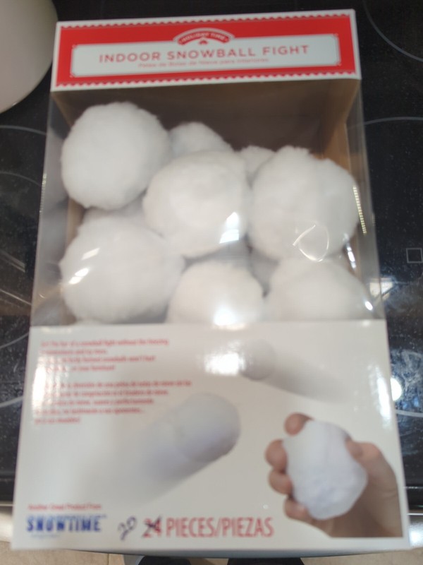 Holiday Time Indoor Snowball Fight - 20 Soft White Snowballs NEW IN BOX